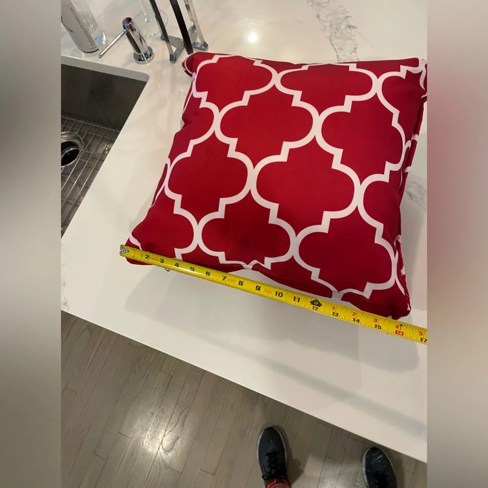 Outdoor/Indoor Red Lattice Pillows - Set of 4